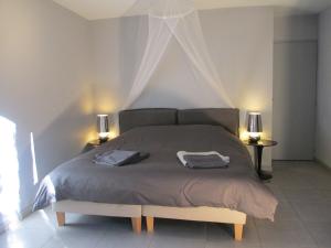 Postel nebo postele na pokoji v ubytování Villa Cote d'Asoet + 37 fotografií