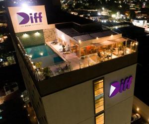 Bazén v ubytování Diff Hotel - by Easy Hotéis nebo v jeho okolí