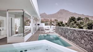 Ein allgemeiner Bergblick oder ein Berglick von des Hotels aus