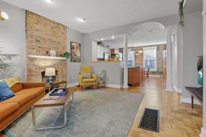 Χώρος καθιστικού στο The Goodale Retreat - 2 BR 2Bath +68 φωτογραφίες