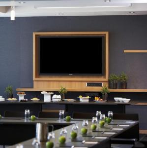 Gallery image of Le Germain Hotel Maple Leaf Square in Toronto