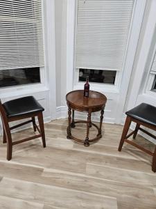 ジャージー・シティーにあるBeautiful Green Door Brownstoneのギャラリーの写真