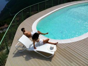 Kolam renang di atau dekat dengan Mantegna - garden with Lake view and swimming pool