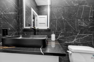 Charming Downtown Studio - Ideal Location for Exploring Houston的一间浴室