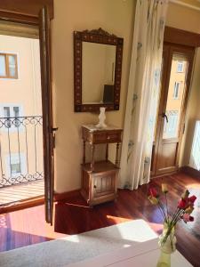 Imagine din galeria proprietății Centro Ciudad Piso con Encanto în Santander