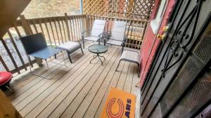 En balkon eller terrasse på Afrique Francaise de Woodlawn 2 + 1 billede