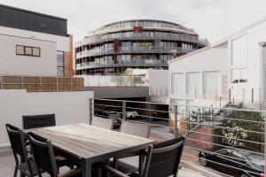 Μπαλκόνι ή βεράντα στο Spacious Modern Terrace in the Heart of Hobart CBD