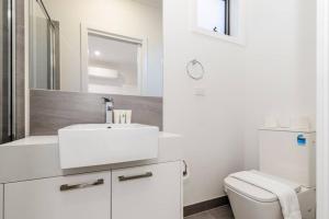 Fotografie z fotogalerie ubytování 4 Bedrooms Lovely House in Clayton Central v destinaci Clayton North