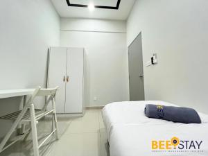 Voodi või voodid majutusasutuse New Listing Klang with Netflix Wifi Swimming Pool View toas