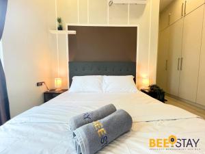 Voodi või voodid majutusasutuse New Listing Klang with Netflix Wifi Swimming Pool View toas