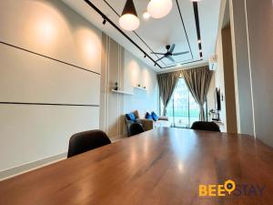 Konferenční prostory v ubytování New Listing Klang with Netflix Wifi Swimming Pool View