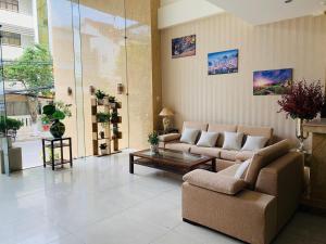 Khu vực ghế ngồi tại Nhat Linh Hotel & Suites Da Nang