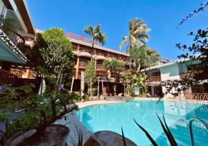 Bazén v ubytování Red Coconut Beach Hotel Boracay nebo v jeho okolí