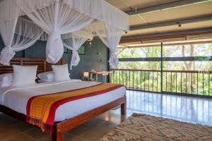 Llit o llits en una habitació de Redcliffs by The Serendipity Collection