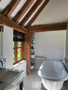 Fotografie z fotogalerie ubytování 'Toasty Oasty' - 18th Century Oast House v destinaci Cranbrook