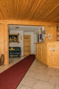 A kitchen or kitchenette at Haus Saroja