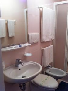 Koupelna v ubytování Albergo Centrale