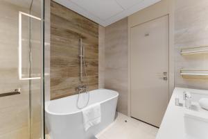 두바이에 위치한 Maison Privee - Tranquil Apt with Mesmerizing Views cls to Marina에서 갤러리에 업로드한 사진