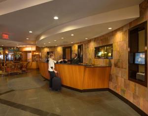 Lobbyn eller receptionsområdet på Radisson Hotel Milwaukee West