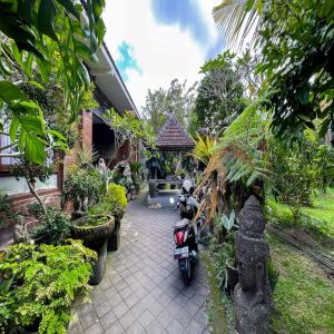 Zahrada ubytování Men Bebas Homestay near Ubud Mitra RedDoorz