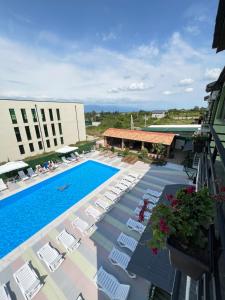 Πισίνα στο ή κοντά στο Green Hotel ANG