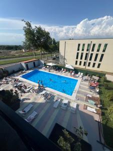 Πισίνα στο ή κοντά στο Green Hotel ANG