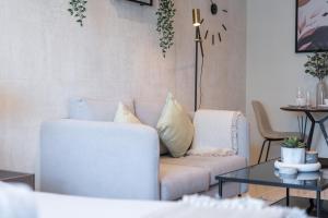 Gallery image of Mesmerizing studio sleeps 2 in Dubai JLT in Dubai +37 photos