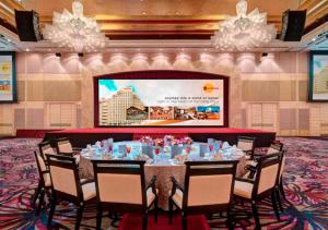 Ein Sitzbereich in der Unterkunft One World Hotel