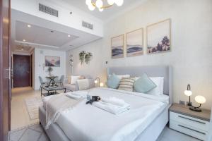 ภาพในคลังภาพของ Eye-captivating studio sleeps 2 in JLT ในดูไบ