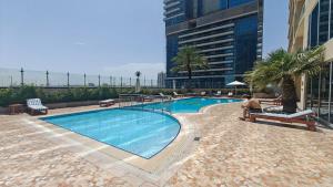 Gallery image of Eye-captivating studio sleeps 2 in JLT in Dubai