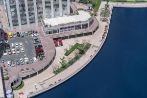ภาพในคลังภาพของ Eye-captivating studio sleeps 2 in JLT ในดูไบ