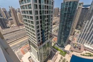 ภาพในคลังภาพของ Eye-captivating studio sleeps 2 in JLT ในดูไบ