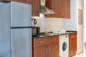 ภาพในคลังภาพของ Eye-captivating studio sleeps 2 in JLT ในดูไบ