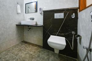 Koupelna v ubytování FabHotel Muktinath