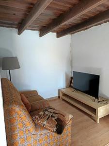 TV a/nebo společenská místnost v ubytování Vv Rural Finca Ecocielo