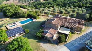 Bazén v ubytování Agriturismo Aiole nebo v jeho okolí