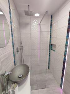 Villa Krysia 50 m do morza的一间浴室