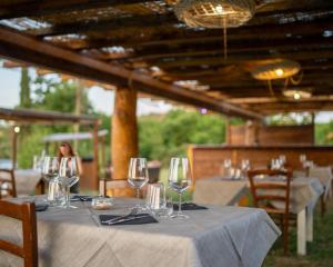 A restaurant or other place to eat at Agriturismo La Palma Sambuca val di Pesa