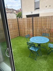 Patio nebo venkovní prostory v ubytování Maison Albi parc Rochegude