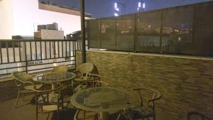 Balcony o terrace sa Jawheret Alswefia Hotel Suite