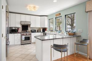 Gallery image of 37 Wamphassuc Rd Chteau Stonington in Stonington