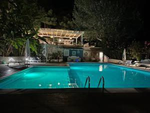 Bazén v ubytování Hotel Garden Riviera nebo v jeho okolí