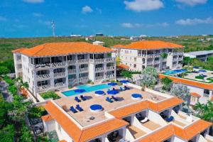 Piscine de l'établissement VACATION APARTMENTS Caicos Islands, Turks and Caicos ou située à proximité 15 autres photos