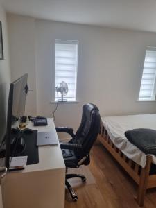 Μια τηλεόραση ή/και κέντρο ψυχαγωγίας στο Splendid two bedroom flat