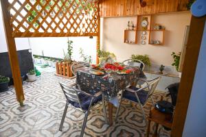 Fotografie z fotogalerie ubytování Guest House Flowers v destinaci Berat