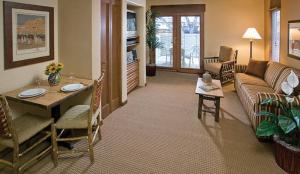 Χώρος καθιστικού στο Worldmark Taos 1BD - Taos, NM +14 φωτογραφίες