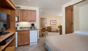 Η κουζίνα ή μικρή κουζίνα στο Worldmark Taos 1BD - Taos, NM