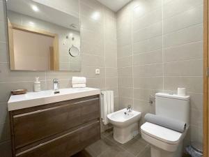 A bathroom at Apartamentos 2K - Apartamento junto al casco viejo