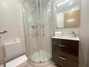 A bathroom at Apartamentos 2K - Apartamento junto al casco viejo