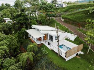 Bazén v ubytování Canavida Villas & Resort nebo v jeho okolí